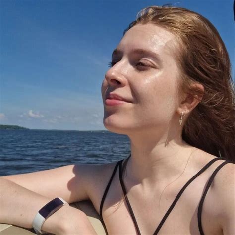 Hot Sexy Anastasia Rizikov Bikini Pics