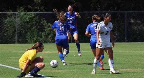 Chasing championships: Pomona-Pitzer women’s soccer remains undefeated