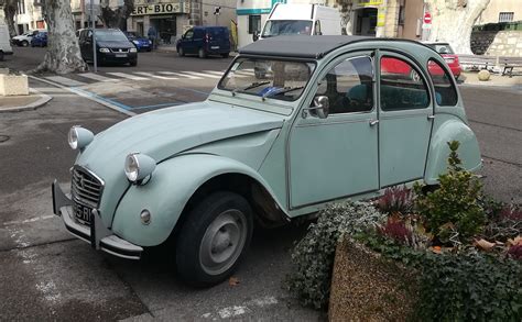 Curbside Classic 1980 Citroën 2CV 6 Spécial Sumptuous Septuagenarian