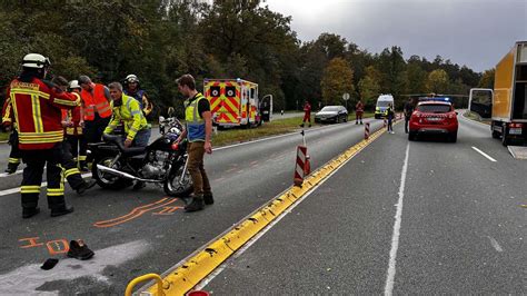 T Dlicher Unfall In Bayern Motorradfahrer Wird Zu Boden Geschleudert