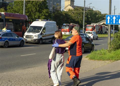 Zderzenie tramwajów w centrum Łodzi Aż 33 osoby poszkodowane ZDJĘCIA