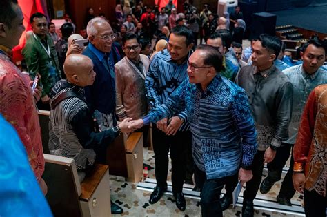 Pm Anwar Mahu Lhdn Kutip Lebih Banyak Hasil Tahun Ini Kwiknews