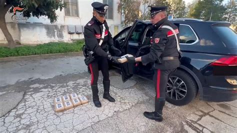 Corriere Della Droga Salentino Viene Fermato A Bari Con Quasi 10