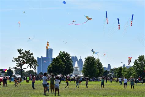 Perfect Day For The Detroit Kite Festival Rdetroit