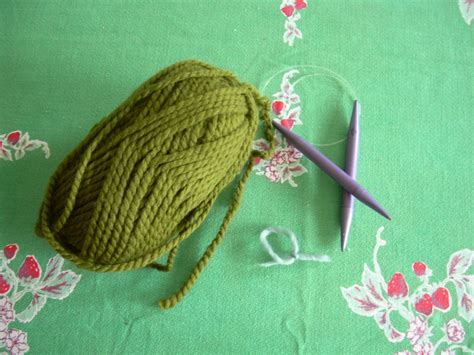 Smallest Friend: Knitting a Circle Scarf