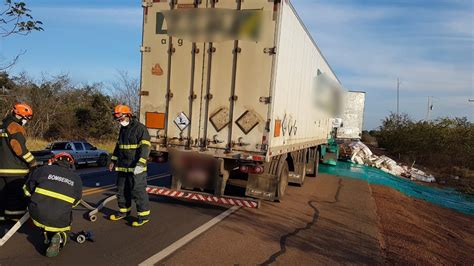 Caminhoneiro Morre Após Bater Na Traseira De Carreta Em Rodovia De Ms