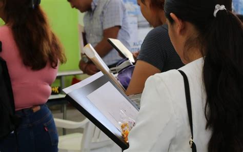 Empresas ofrecen trabajo en la Feria del Empleo para Jóvenes El Sol