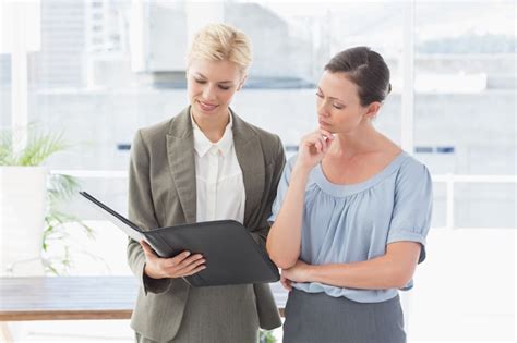 Mujeres Empresarias Trabajando Juntas Foto Premium