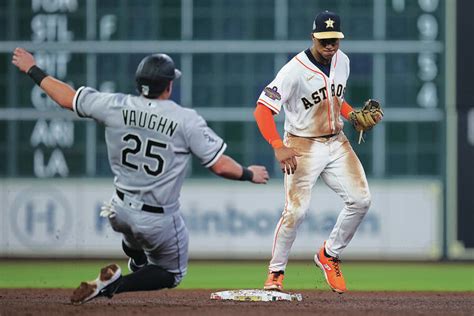 Vaughns Double Lifts White Sox Over Astros 3 2 West Hawaii Today