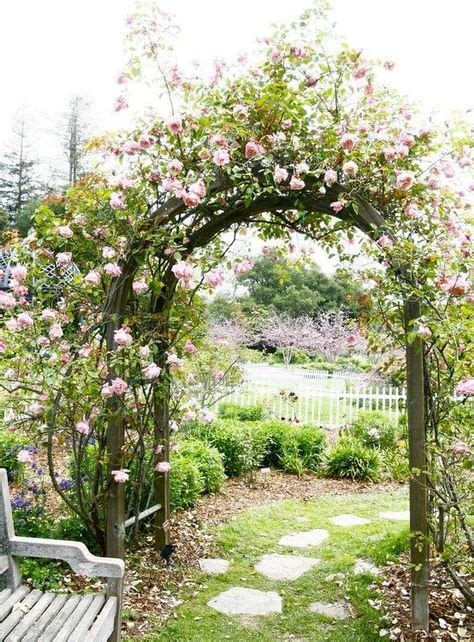 Beautiful Arbor Ideas for Your Outdoor Space