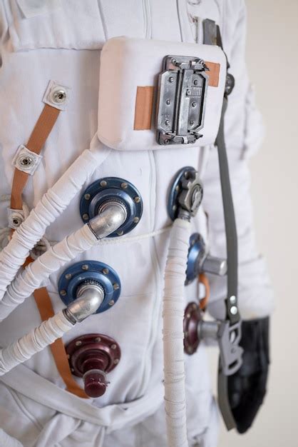 Detalhes De Um Traje Espacial Usado Por Um Astronauta Masculino Foto