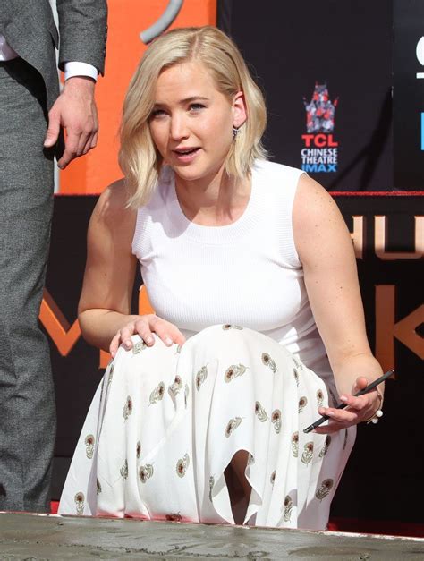 Jennifer Lawrence Upskirt 10 Photos Thefappening