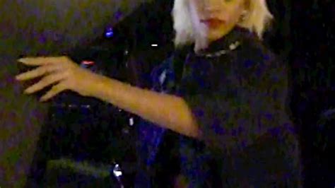 Rihanna Wears Blonde Wig After Chris Brown Split Mirror Online