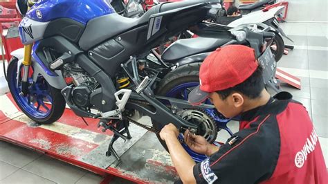 Foto Ini Cara Agar Transmisi Manual Sepeda Motor Awet