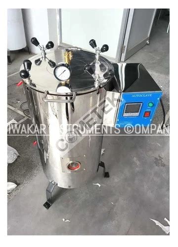 Polished Stainless Steel Double Wall Vertical Autoclave For Laboratory