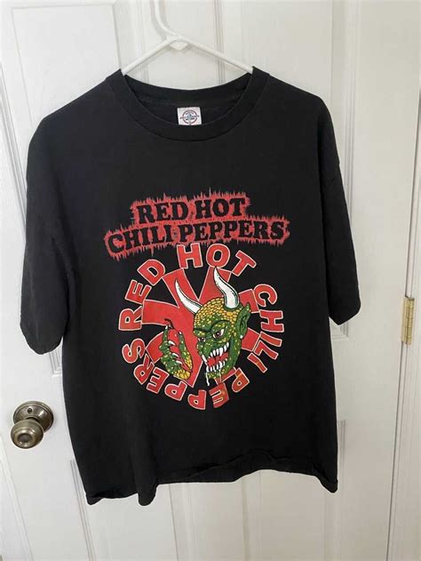 Vintage Vintage Red Hot Chili Peppers T Shirt 2006 Gem