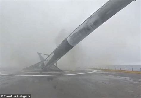 Video Shows Spacexs Falcon 9 Rocket Tip Over And Explode Daily Mail