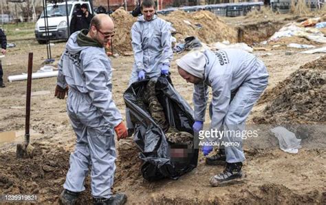 Mass Graves Exhumation Photos and Premium High Res Pictures - Getty Images