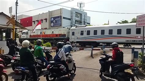 PALANG PINTU PERLINTASAN KERETA API JL ABIMANYU RAYA SEMARANG KA