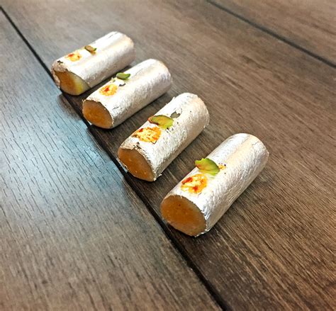 Kaju Roll (400 GM) - Mithai Express