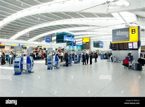 Heathrow Airport Terminal 5 Hi Res Stock Photography And Images Alamy