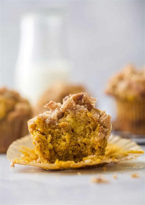 Healthy Pumpkin Muffins With Cinnamon Streusel