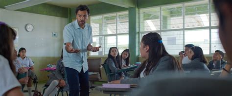 mi carrera tenia  evolucionar eugenio derbez presenta radical