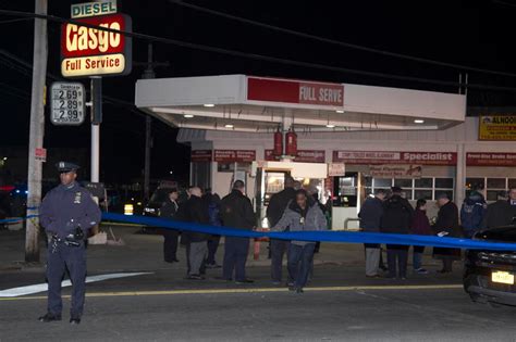 Off Duty Cop Fatally Shoots Man Trying To Rob Gas Station