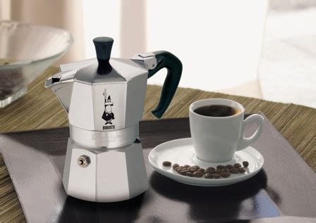 Cafeteira Nuova Moka Express X Caras Da Italiana Bialetti Uma