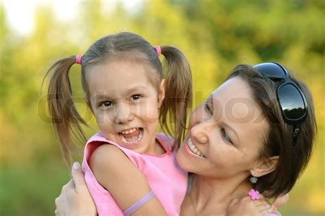 Mutter Mit Ihrer Tochter Stock Bild Colourbox