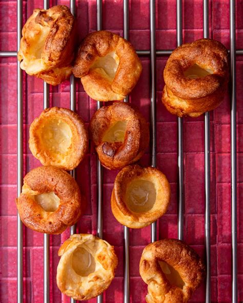 Fluffy Yorkshire Puddings Ultimate Yorkies Guide Beat The Budget