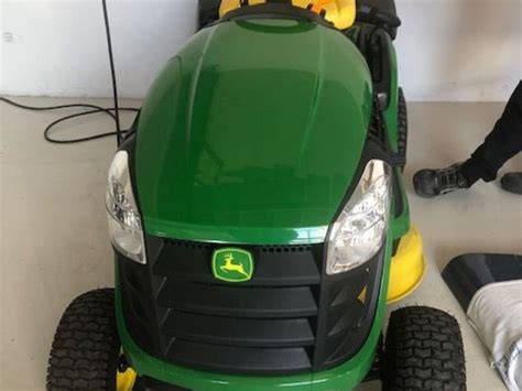 John Deere X146 Plæneklipper Garden tractor mower til salg På