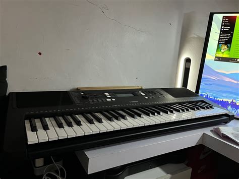 Yamaha PSR E373, Hobbies & Toys, Music & Media, Musical Instruments on ...