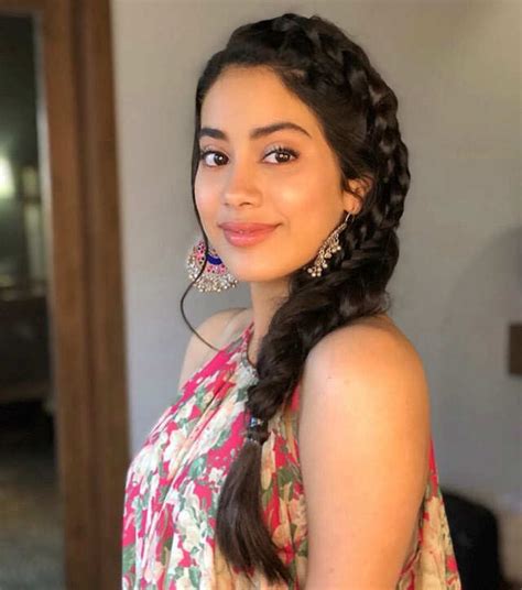 Janhvi Kapoor Hairstyles That Are Super Cute