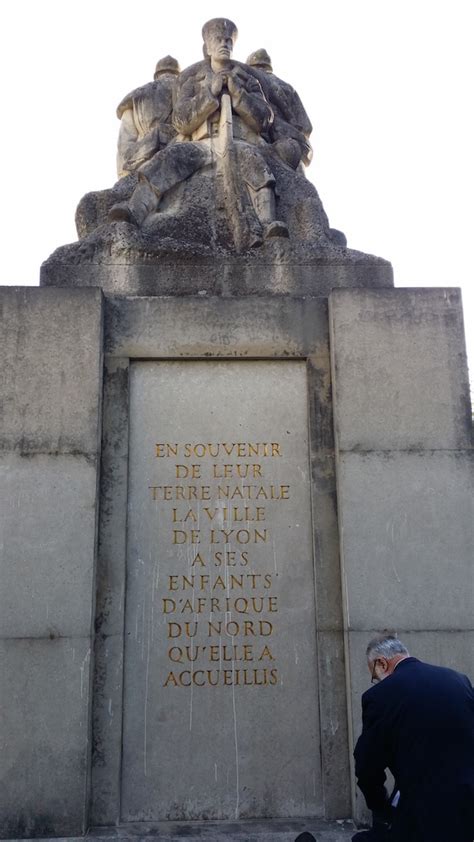 A Lyon Un Monument Aux Morts De 14 18 Fait Lieu De Mémoire De L