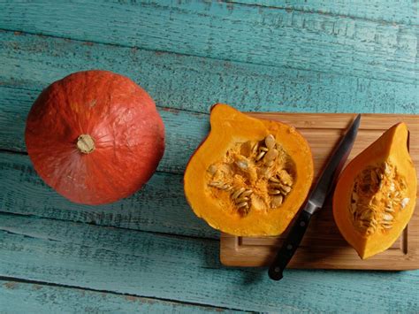 Comment éplucher une courge un potimarron une butternut eplucheur