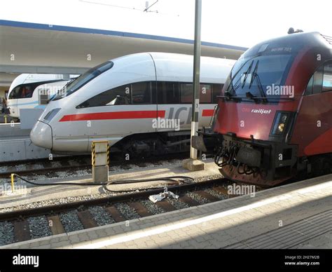 Ein deutscher ICE im Westbahnhof in Wien Österreich Europa Ein