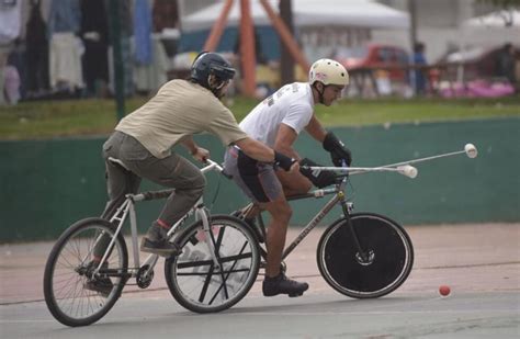 Treinta Fotos Que Muestran Cómo Se Juega Al Bike Polo En Córdoba