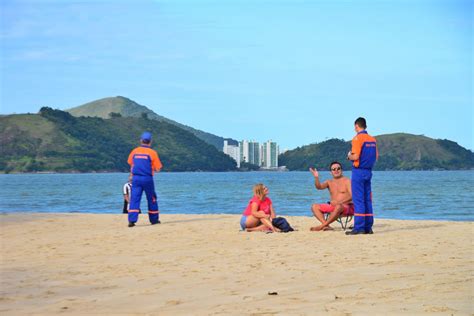 Defesa Civil e Bombeiros orientam banhistas a não ficarem nas praias