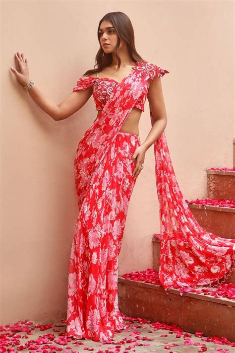 Beautiful Floral Print Sarees To Flaunt During Monsoon Herzindagi