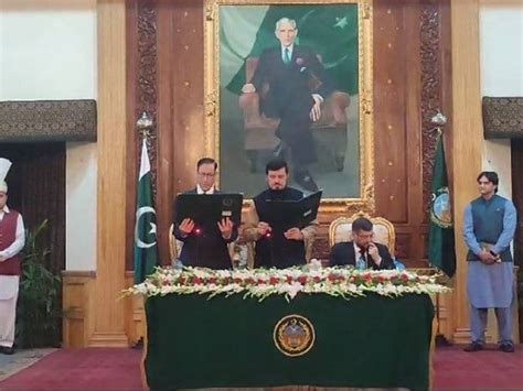 Justice Retd Arshad Hussain Shah Sworn In As Caretaker Kp Cm