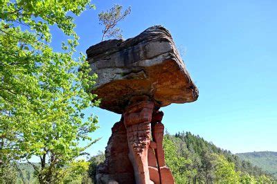 Teufelstisch Ausflugsziel Wanderung im Pfälzerwald People Abroad