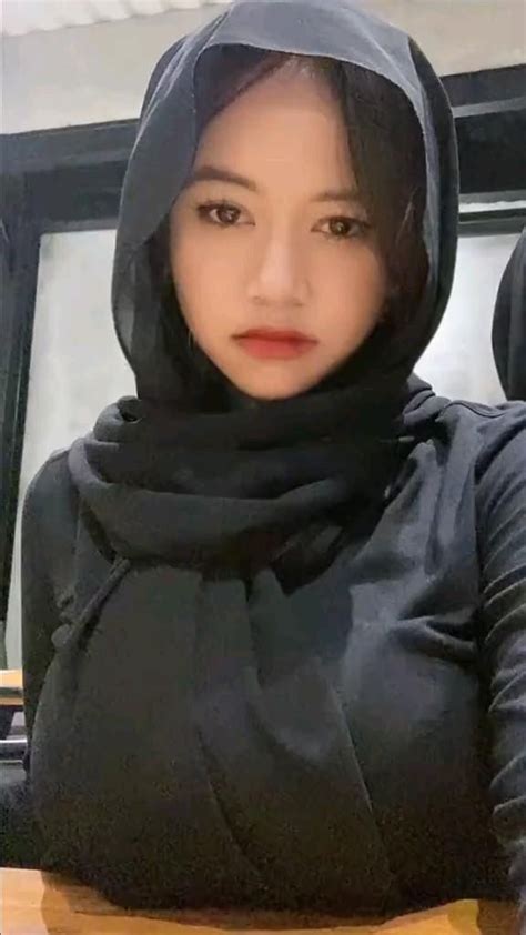 Pin On Pin Buatan Anda In 2024 Foto Cewek Hijab Aesthetic Muslim