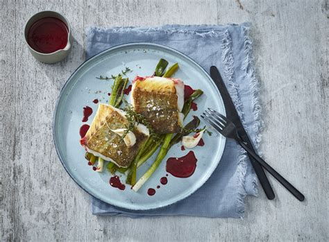 Skrei Mit Rote Bete Jus Lauch Rezept Fisch Zubereiten