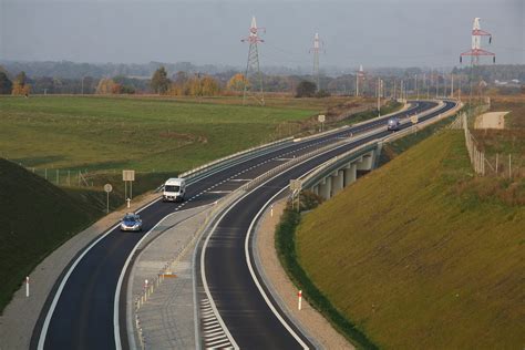 Co z budową kolejnych obwodnic w województwie GDDKiA odpowiada Radio