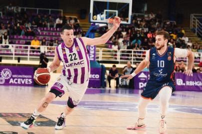 El Real Valladolid X Masculino Presenta Una Plantilla De Relumbr N