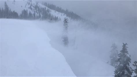 Heavy Snow Active Wind Loading And Recent Avalanches West Side Crest Mount Shasta Avalanche