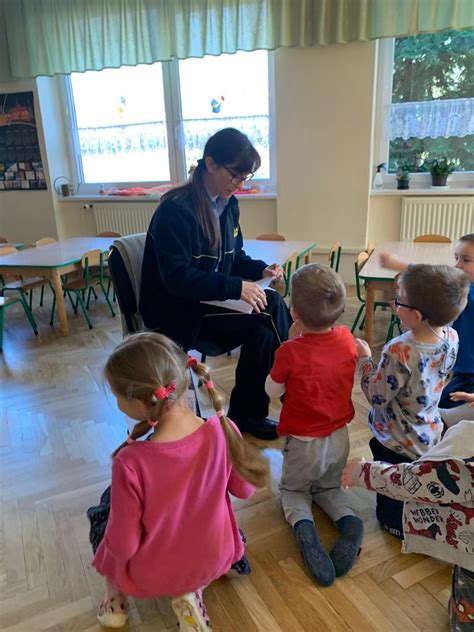 Bezpieczny przedszkolak spotkanie z przedstawicielką Straży Miejskiej