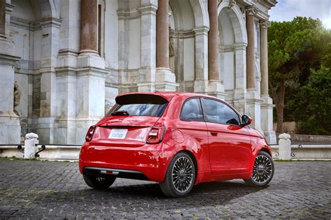 2024 Fiat 500e Photo Gallery