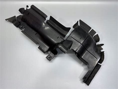 AUDI A4 B9 KIEROWNICA POWIETRZA PASA PRZEDNIEGO 8W0121283AR LEWA